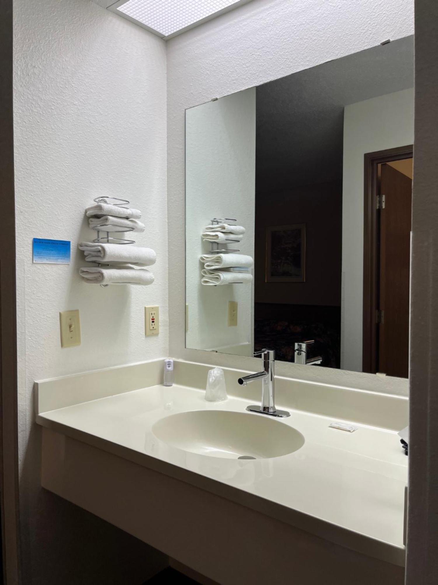 Boulder Bear Motor Lodge Boulder Junction Экстерьер фото